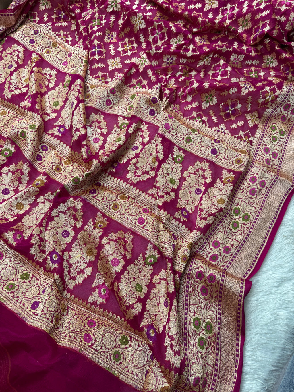 Rani Geometric Meenakari Pure Chiffon Silk Banarasi Saree