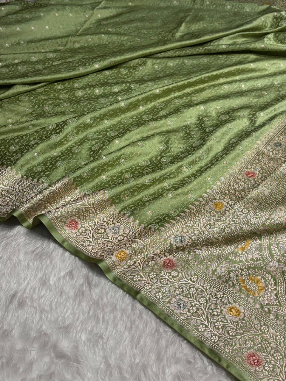 Pista Tanchui Meenakri Mashru Katan Silk Banarasi Saree