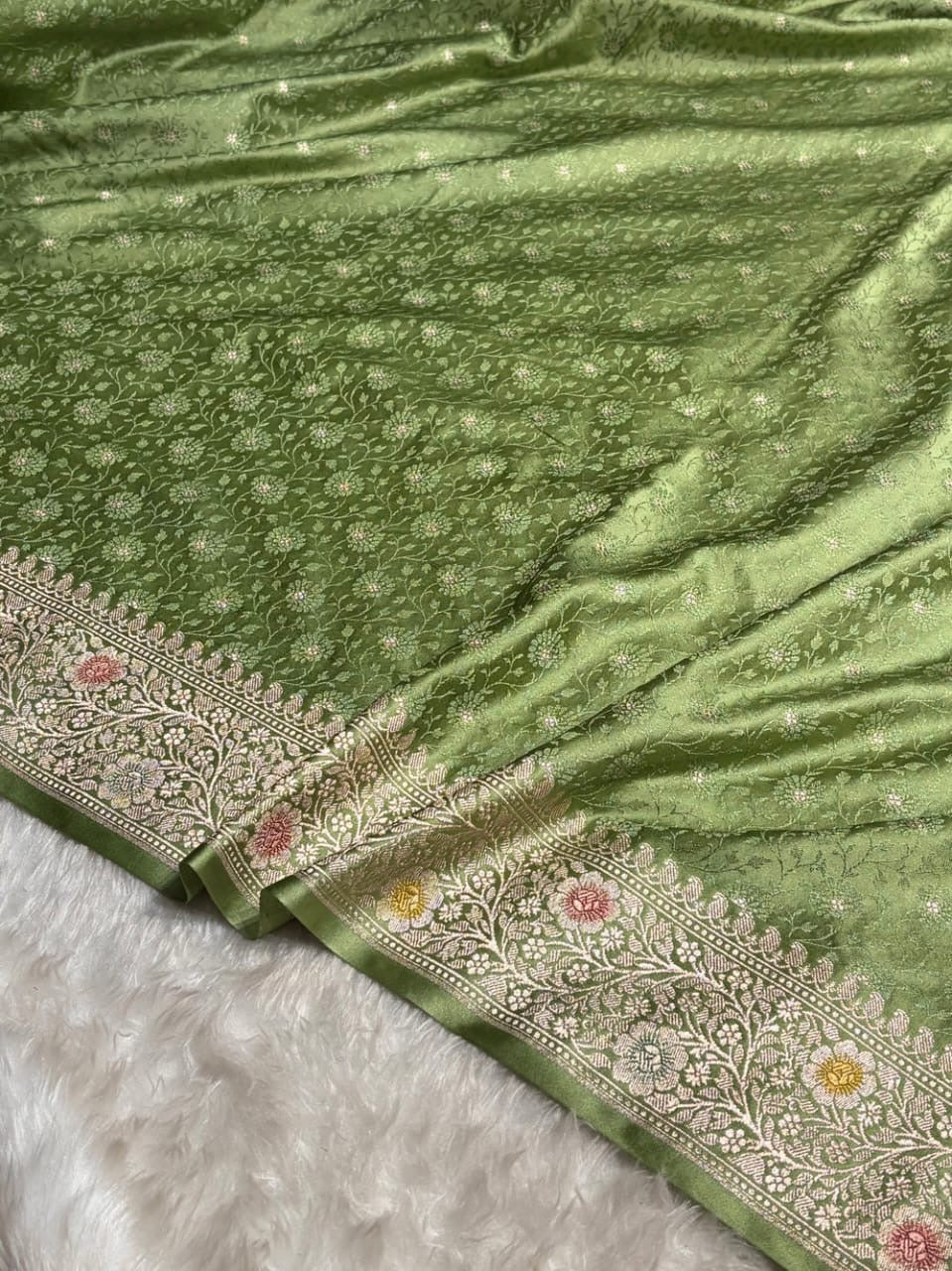 Pista Tanchui Meenakri Mashru Katan Silk Banarasi Saree