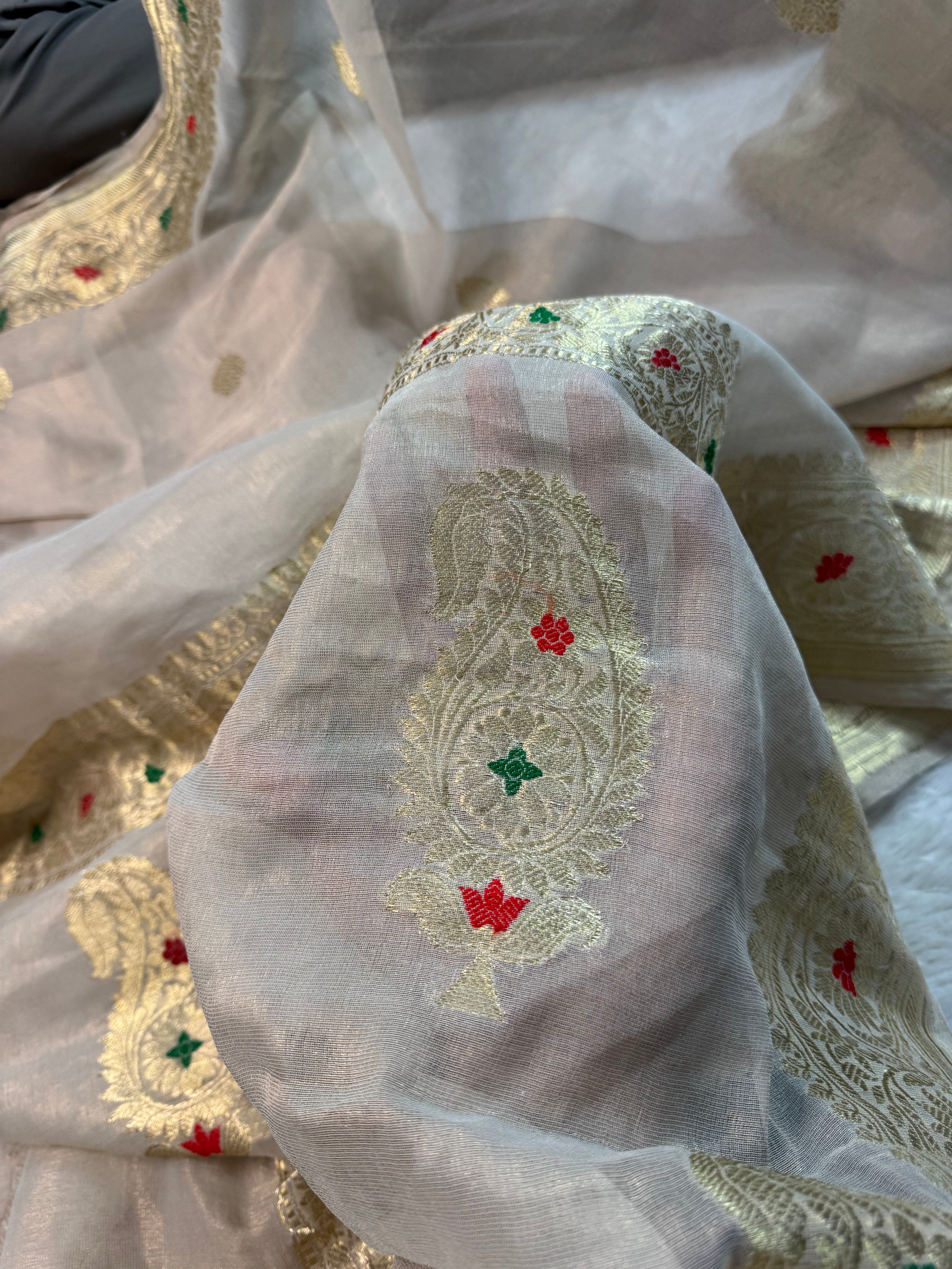 Natural Pure Khaddi Tissue Chiffon Water & Roopa Zari Meenakari Banarasi Saree
