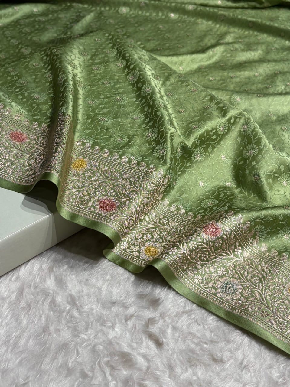 Pista Tanchui Meenakri Mashru Katan Silk Banarasi Saree