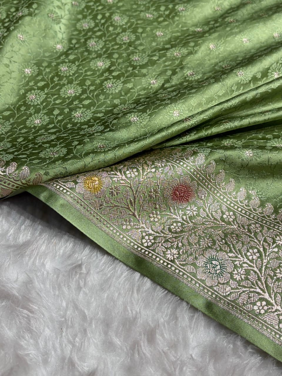 Pista Tanchui Meenakri Mashru Katan Silk Banarasi Saree