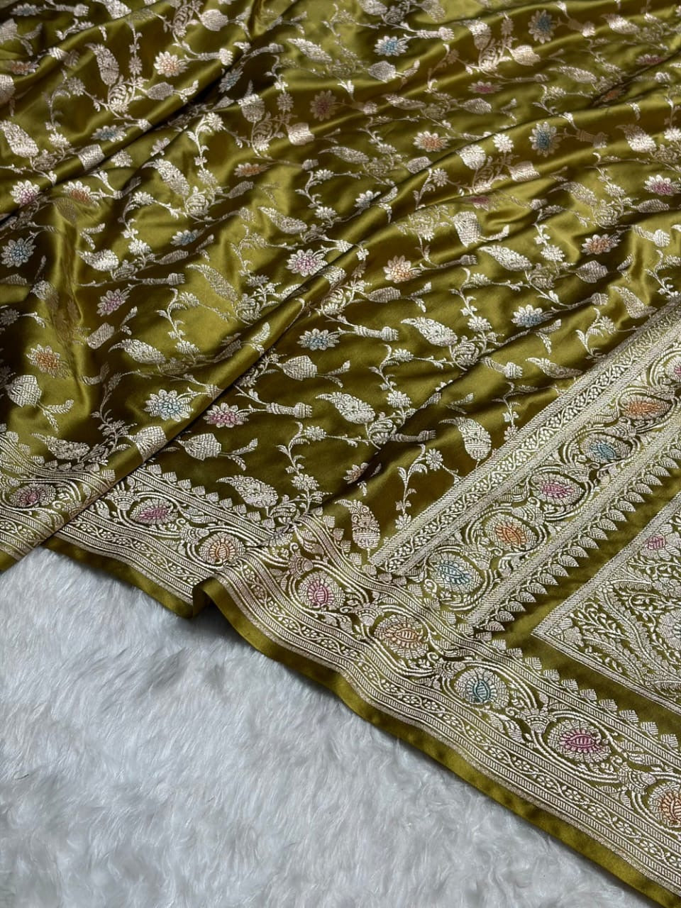 Mehndi Jall Meenakari Mashru Katan Silk Banarasi Saree