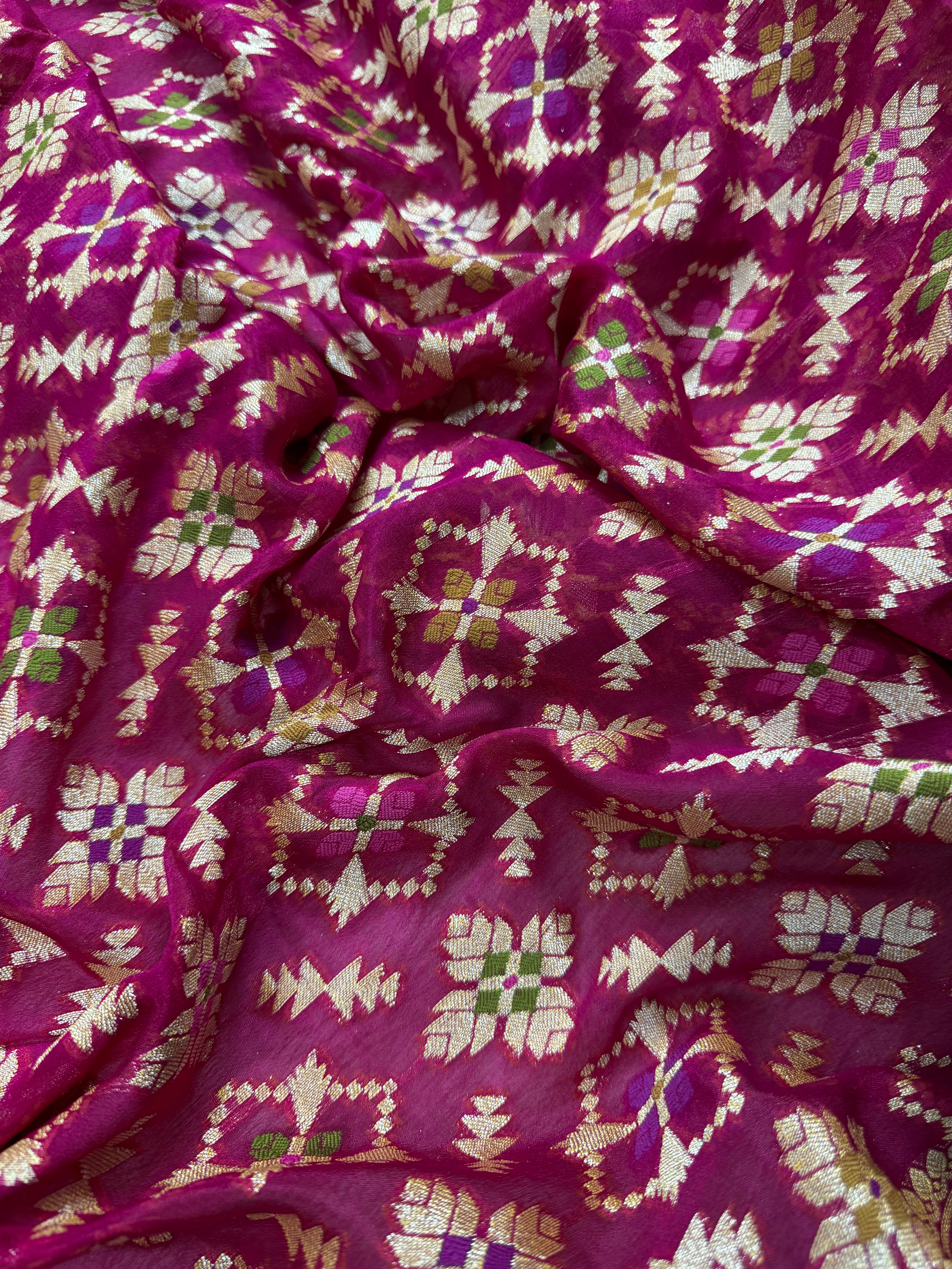 Rani Geometric Meenakari Pure Chiffon Silk Banarasi Saree